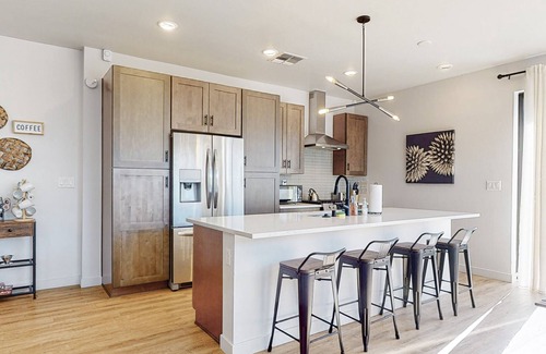 Downtown Albuquerque House | Emerald Mountain - Townhome with Mountain Views!