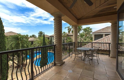 St. Tropez House | Emerald Palazzo - East Destin, Community Pool, Hot Tub, Steps to the Beach!