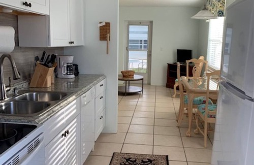 Englewood Cottage | Emerald Palms Unit 1