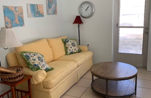 Englewood Cottage | Emerald Palms Unit 1