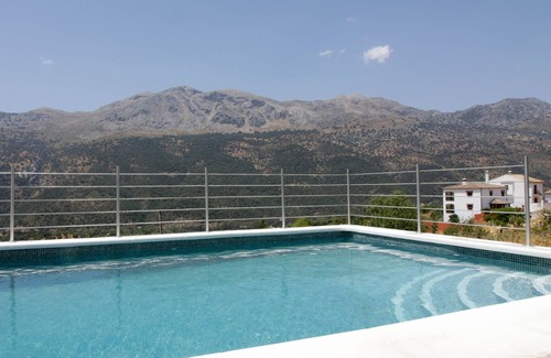 Jimera de Libar House | Emerald pool, private terrace, magnificent views. House Recentar.
