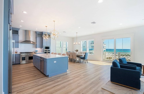 Biltmore Beach House | Emerald Retreat | 6 Bedroom | 6.5 Bath | Private Pool | Steps to Beach | Hadley's Beach, PCB