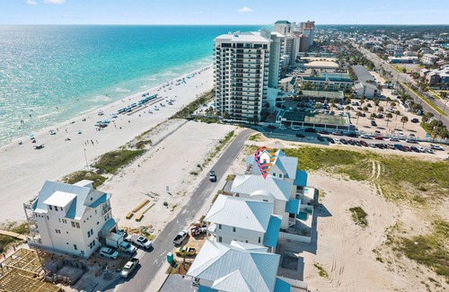 Biltmore Beach House | Emerald Retreat | 6 Bedroom | 6.5 Bath | Private Pool | Steps to Beach | Hadley's Beach, PCB