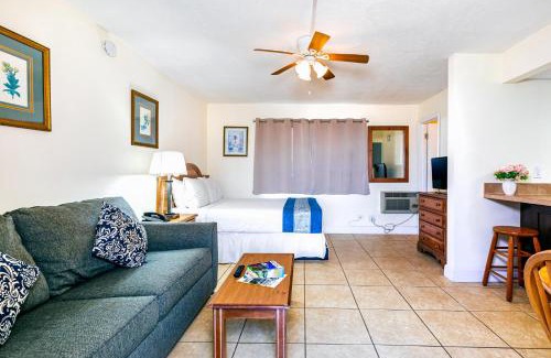 Deerfield Beach Apartment | Emerald Seas Deerfield Beach Club