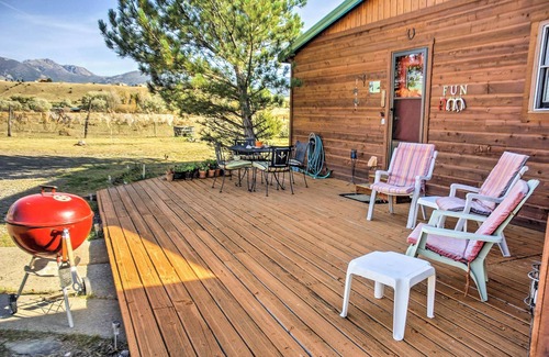Emigrant Cottage | Emigrant Cabin on 10 Acres w/BBQ & Peaceful Views