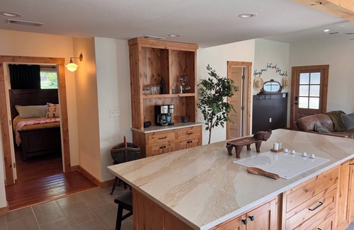 Saint Jo House | Emma Sue-walking distance to Red River Station