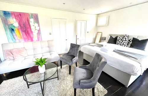 Cambridge City Centre Apartment | EMMANUEL HOUSE - ⚡️Opulent 1-Bed Apt in Central Cambridge⚡️