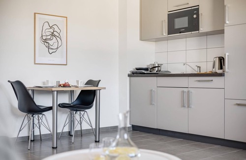 Denzlingen Apartment | EMPiRE: Duplex Apartment | Netflix | Parking | City