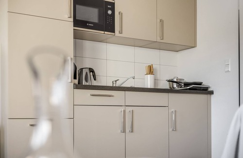 Denzlingen Apartment | EMPiRE: Studio | Central | Disney+ | Mountain view