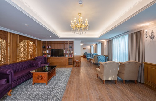 Chang Khlan Hotel | Empress Premier Hotel