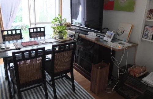 Katase Bed & Breakfast | EMS Enoshima クラシックゲストハウス 寝室は個室 犬OK