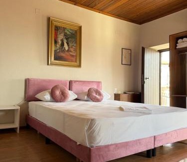 Ithomi House | En Kanalion well