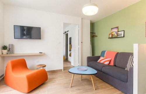 Arromanches-les-Bains Apartment | En plein cœur d'Arromanches - Coté Digue