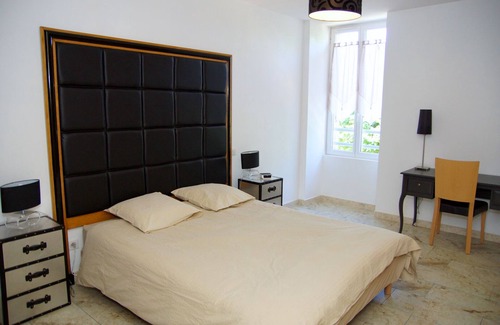 Montagnac Apartment | En Pleine Nature, a Proximité de Sites de Loisir et Culturel