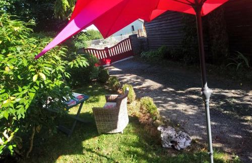 Vezels-Roussy Apartment | En pleine nature cantalienne et au calme village , Maison confortable et spacieuse pour 9 pers