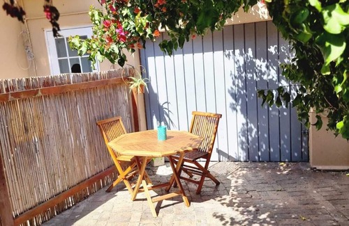 Wynberg Cottage | En-Suite private cozy modern self-catering cottage.