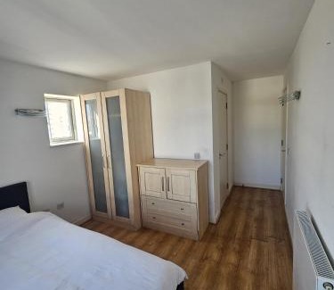 Peninsula House | En-suite room LGBTQ friendly