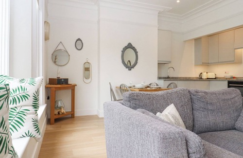 Folkestone Cottage | ENBROOK VIEW, character holiday cottage in Sandgate