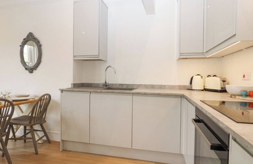 Folkestone Cottage | ENBROOK VIEW, character holiday cottage in Sandgate