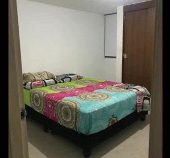 Cali Apartment | ENCANTADOR ENTRE PINOS