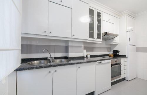 Vigo Apartment | Encantador piso con parking by CABANA Rentals