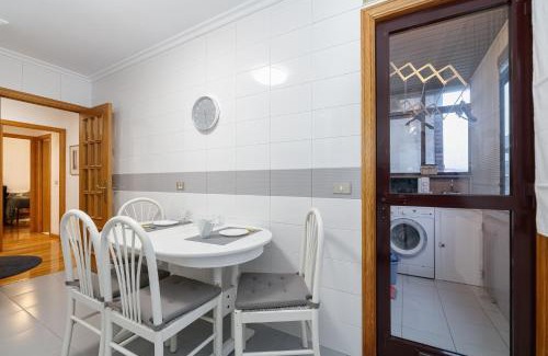 Vigo Apartment | Encantador piso con parking by CABANA Rentals