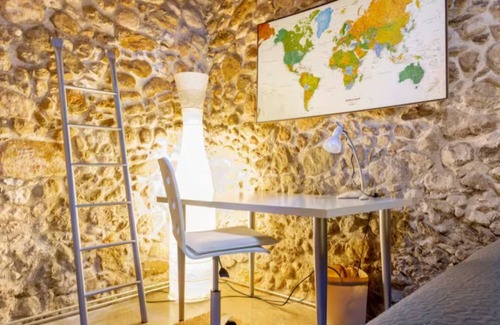 San Martin Sarroca House | Encantadora Masía con Piscina, Entre Viñedos y Bodegas, a Media Hora del mar