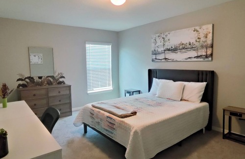 Auburndale House | Encanto at Auburndale: "Where it feels like home"