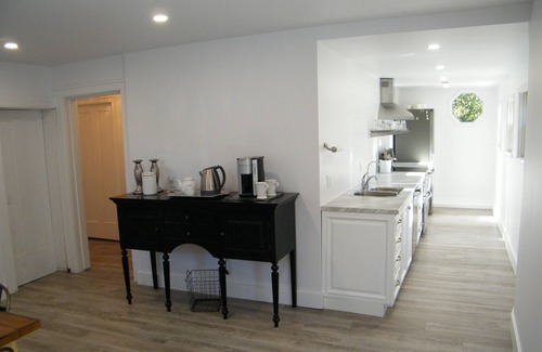 Paris House | Enchanted Cottage in Paris Ontario