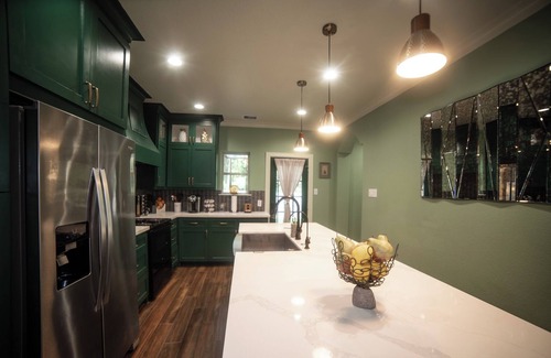 Montgomery House | Enchanted Home in Sam Houston National Forest! 20 min hike to Lake Conroe