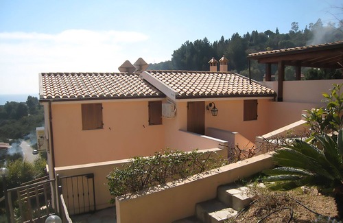Eden Rock House | Enchanted house with sea view 10 minutes from Chia
