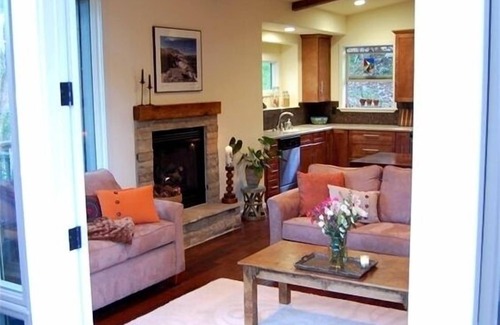 Carmel House | Enchanted Oaks~Lovely Retreat in the Treetops~Gorgeous, Peaceful, Private