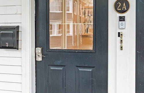 Salem Apartment | Enchanting 2-bedroom apartment in Salem near attractions!