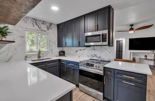Clearwater House | Enchanting 3-bedroom house with AC in Clearwater