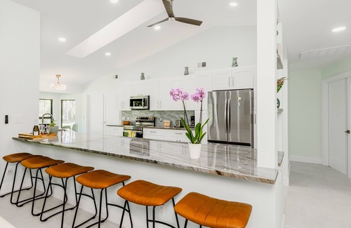 Naples House | Enchanting 3BR modern house on 2.5 wooded acres in fabulous Naples. AC/WiFi/Pet.