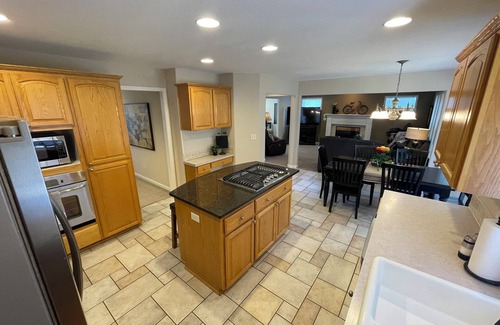 La Center House | Enchanting 4-bedroom furnished house in La Center