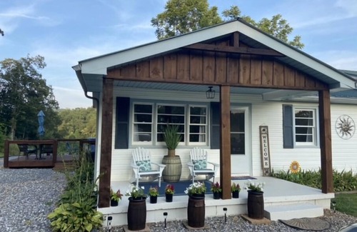 Blue Ridge Cottage | Enchanting 4BR Cottage in Blue Ridge - Escape to a Magical Mountain Getaway