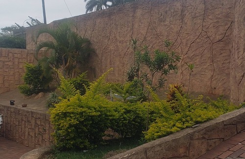 Durban North House | Enchanting 6-bedroom house with WiFi in Durban North