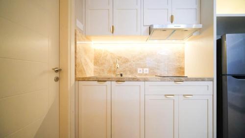 Surabaya Apartment | Enchanting and Beautiful 2BR Apartment at Supermall Mansion Benson Tower By Travelio