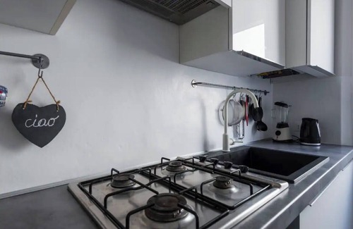 Old Town Apartment | Enchanting apartment next to Osteria Francescana in Modena, with Wi-Fi