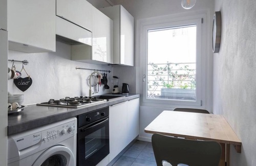 Old Town Apartment | Enchanting apartment next to Osteria Francescana in Modena, with Wi-Fi