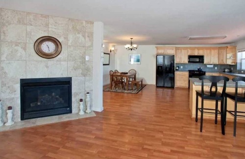 Old Town House | Enchanting Bodega Bay Harbor View