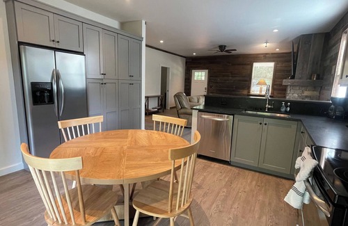 Cashiers Cabin | Enchanting cabin close to town in Cashiers - 3 bedrooms