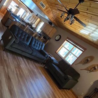 Big Bear Lake House | Enchanting Cabin with Hot Tub & Quiet Neighborhood