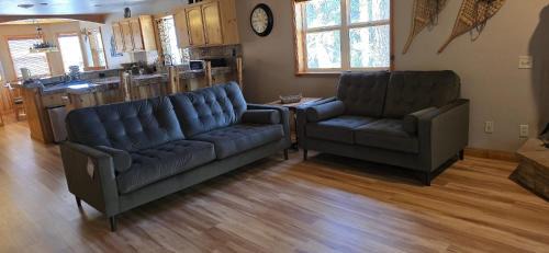 Big Bear Lake House | Enchanting Cabin with Hot Tub & Quiet Neighborhood