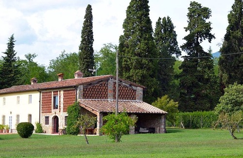 Camigliano Hotel | Enchanting country house surrounded by greenery. Private pool. 12 people. Lucca