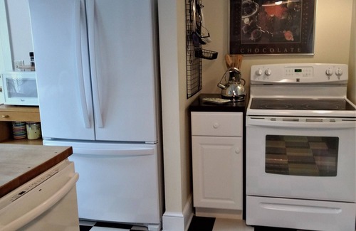 Elk Rapids House | Enchanting Elk Rapids Victorian, 2 Blocks from Beaches