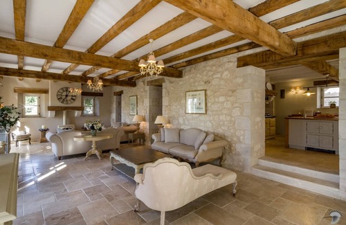 Eymet House | ENCHANTING DORDOGNE CHÂTEAU: LUXURIOUS GETAWAY IN SCENIC FRANCE