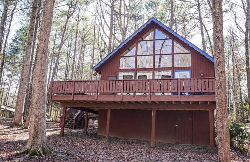 Pine Mountain Ski Chalet | Enchanting Lake View chalet with ramp access