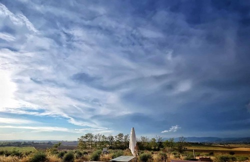 Cortona Villa | Enchanting private villa overlooking Cortona